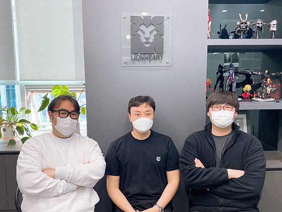 NSP통신-라이온하트 스튜디오 연출영상팀 강희민 팀장(왼쪽), 이상원 사원(가운데), 배경팀 최영일 팀장(오른쪽)