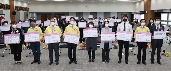 NSP통신-▲충남도가 보건의 날을 맞아 표창 수여식을 개최했다. (충남도)