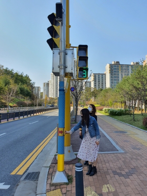 NSP통신-CCTV모니터요원들이 현장교육을 받는 모습. (오산시)