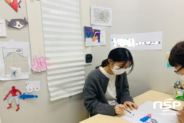 NSP통신-경상북도교육청은 도내 코로나19 완치자 중 후유증 치유 지원 대상 학생 및 교직원 5명에 대한 지원 사업이 호응속에 계획대로 진행되고 있다고 12일 밝혔다. (경상북도교육청)