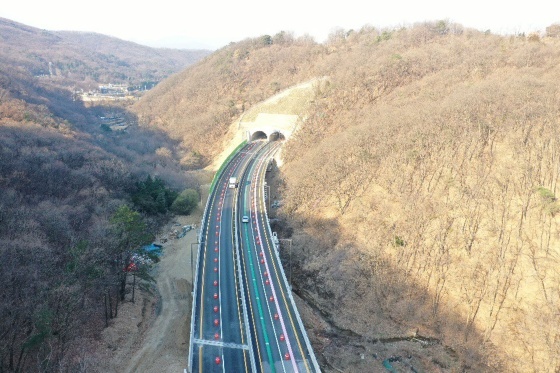 NSP통신-26일 오후 4시 개통하는 상대원동과 광주시 목현동을 잇는 이배재도로. (성남시)