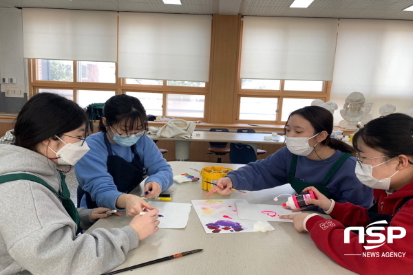 NSP통신-경상북도교육청은 일반계고 학생들의 교과 학습 부진을 예방하고 경북형 고교학점제 안착을 위해 배움 공유 플랫폼 나누다(÷)클래스를 7개교로 확대 운영한다. (경상북도교육청)