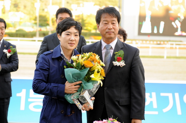 NSP통신-13년 과천시장배 우승의 이신영 조교사. (한국마사회)