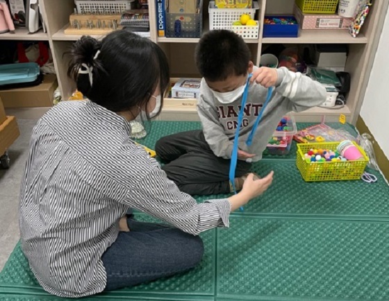 NSP통신-▲예산군이 장애소아·청소년을 대상으로 재활치료 교실을 운영하고 있다. (예산군)