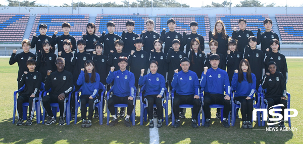 NSP통신-경주한수원 여자축구단 단체사진. (한수원)