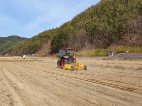 [NSP PHOTO]의성군, 레이저 균평기 첫 임대시작... 선진농업 실현