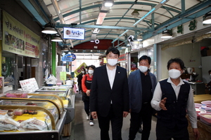 [NSP PHOTO]수원시의회, 구매탄시장 활성화 현장 간담회 개최