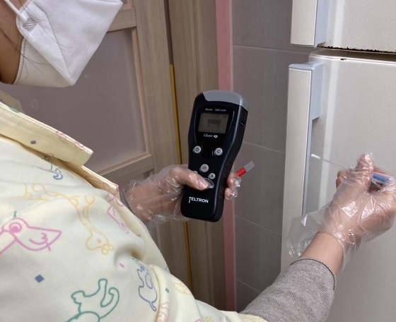 NSP통신-▲청양군이 어린이 급식 조리실 세균측정사업에 나선다. (청양군)