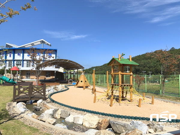NSP통신-경상북도교육청은 17일 2021학년도 놀이촉진 환경개선 사업에 선정된 40개원 유치원을 대상으로 비대면 사업설명회를 가졌다. 안동 꿈터유치원 놀이공간 모습 (경상북도교육청)
