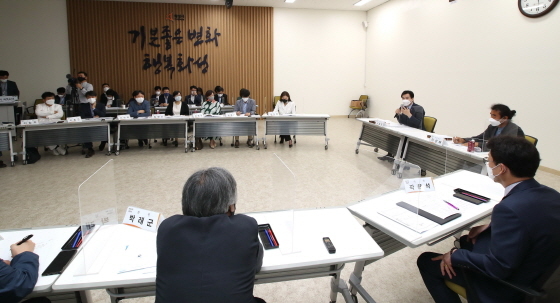 NSP통신-7일 열린 화성시 시정자문위원회 전체회의 모습. (화성시)