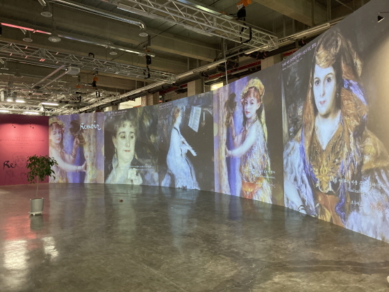 NSP통신-미디어아트로 재탄생한 르누와르 작품 모습. (화성시)