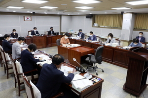 [NSP PHOTO]수원시의회 기획경제위, 2021년도 조례안 등 안건심사 의결