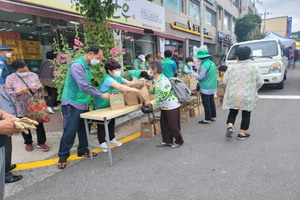 [NSP PHOTO]봉화군 새마을회, 봉화상설시장에서 친환경 비누 나누기·일회용품 사용 줄이기 캠페인 펼쳐