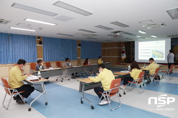 NSP통신-울진군은 지난 23일 군청 대회의실에서 울진형 뉴딜 종합계획 수립 용역 중간보고회를 가졌다. (울진군)