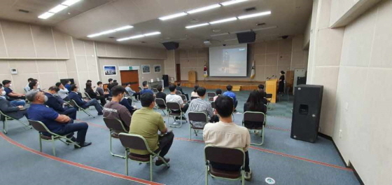 NSP통신-용인도시공사가 전 임직원 대상으로 온·오프라인으로 행동 강령 교육 및 청렴 라이브 교육을 실시하고 있다. (용인도시공사)