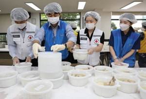 [NSP PHOTO]대성에너지, 든든 삼계탕 나눔 활동 펼쳐