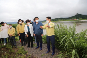 [NSP PHOTO]전동평 영암군수, 집중호우 피해지역 복구현장 진두지휘