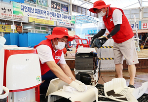 [NSP PHOTO][사진속이야기]LG·삼성 등 가전3사 수해복구 활동