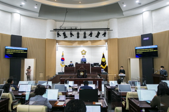 NSP통신-14일 화성시의회 제204회 임시회 제1차 본회의가 진행되고 있다. (화성시의회)
