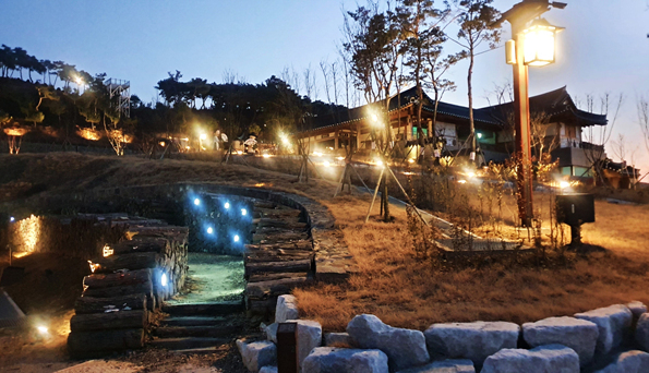 NSP통신-영천한의마을 한방테마거리 야간 개장 모습 (영천시)