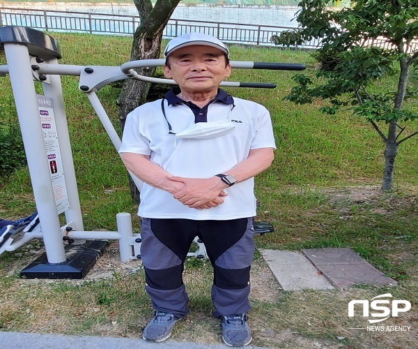 NSP통신-차길수(사진)씨는 14년간 순천시 송정공원(왕조1동 소재)에서 맨손체조운동 봉사를 운영해오고 있다. (구정준 기자)