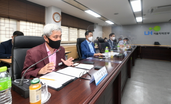 NSP통신-29일 간담회에서 곽상욱 오산시장이 발언을 하는 모습. (오산시)