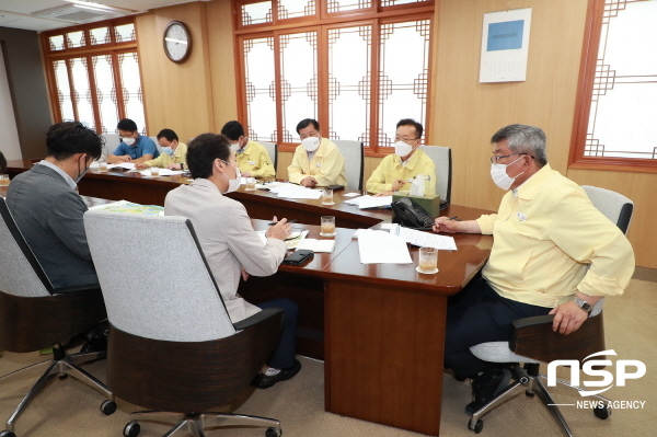 NSP통신-예천군은 지난 5일 군수실에서 도청신도시조성 2단계 개발 실시계획 변경과 관련 예천군 건의사항에 대한 피드백을 위한 자리를 가졌다. (예천군)