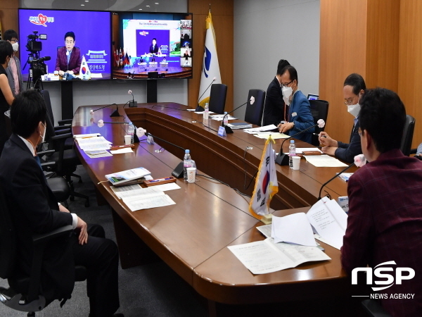 NSP통신-경상북도는 10일 한국, 중국, 일본, 몽골, 러시아 5개국의 광역자치단체장 등 대표 72명이 참석한 가운데 제13차 동북아시아지역자치단체연합(NEAR:AssociationofNorthEastAsiaRegionalGovernments) 총회를 개최했다. (경상북도)