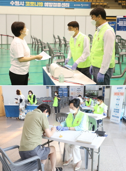 NSP통신-20일 아주대학교 실내체육관에 마련된 수원1호 예방접종센터를 찾은 조석환 의장, 김기정 부의장을 비롯한 수원시의원들이 업무 전반에 걸쳐 현장 지원을 하고 있다. (수원시의회)