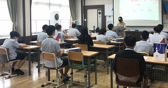 NSP통신-▲청양군이 찾아가는 청소년 사회적경제 교육을 실시했다. (청양군)