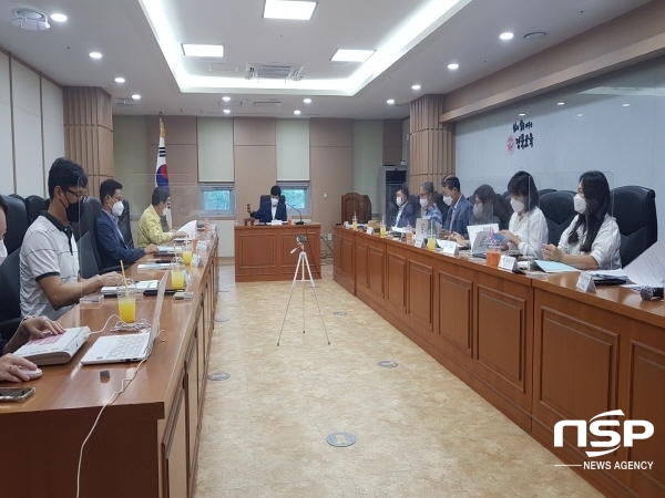 NSP통신-경상북도교육청은 25일 회의실에서 영재교육진흥위원 13명이 참석한 가운데 제2회 영재교육진흥위원회를 개최했다. (경상북도교육청)