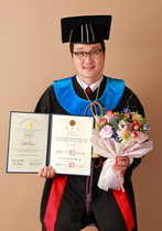 [NSP PHOTO]박사된 장인수 오산시의장, 공부하는 똑똑한 정치인 되겠다