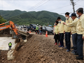 [NSP PHOTO]포항시, 폭우로 끊어진 31번 국도 밤샘 작업으로 임시개통