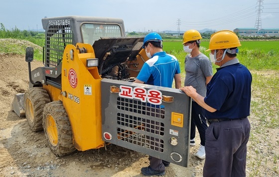 NSP통신-▲아산시가 전문 농업인 육성에 주력하고 있다. (아산시)