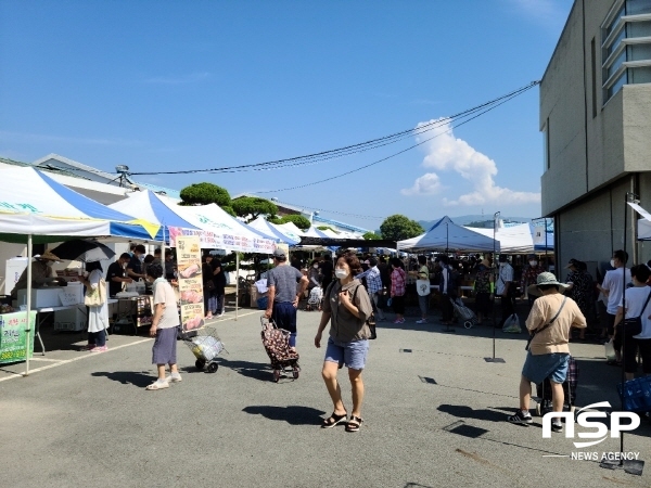 NSP통신-경상북도는 바로 따서 바로 와서 바로 사가는 농산물 직거래장터인 바로마켓이 대구 소비자 입맛을 제대로 사로잡으며 지역 농민에게 큰 호응을 얻고 있다고 30일 밝혔다. (경상북도)