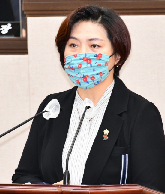 NSP통신-여수시의회 박성미 의원이 발언하고 있다. (여수시의회)