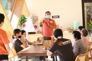 [NSP PHOTO]둥글개봉사단 천안서 동물매개치유 봉사 펼쳐