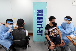 [NSP PHOTO]광주 광산구, 코로나19 외국인 자율접종 한 달 만에 5550여 명 참여