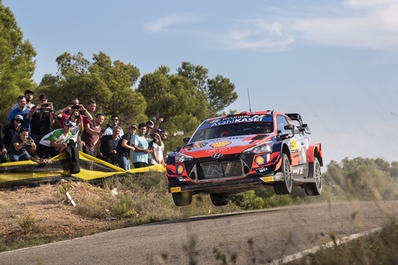 NSP통신-2021 월드랠리챔피언십 11차 대회 스페인 랠리에서 현대자동차 i20 Coupe WRC 랠리카가 주행하고 있는 모습 (현대차)