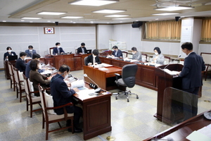 [NSP PHOTO]수원시의회 기획경제위, 임시회 기간 8개 안건 심사