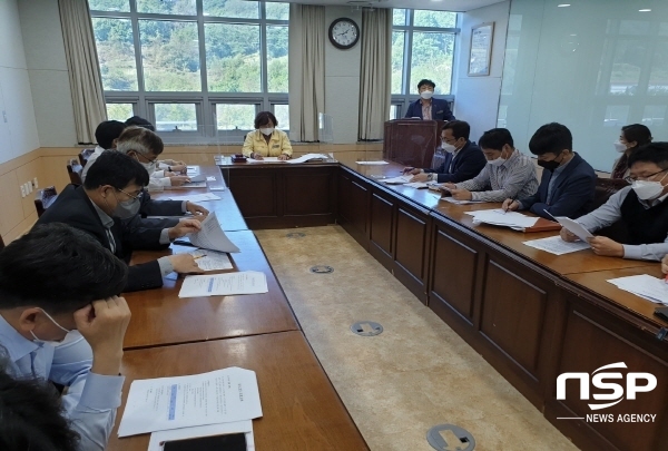 NSP통신-경상북도교육청은 매달 감사관 및 담당 사무관을 멘티로 하고 후배 감사 담당 공무원이 멘토가 되는 감사관실 거꾸로 멘토링을 하고 있다. (경상북도교육청)