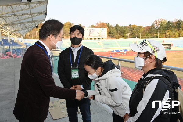 NSP통신-경상북도교육청은 지난달 27일부터 오는 12월 10일까지 제58회 경상북도학생체육대회를 영천시민운동장과 도내 12개 시·군 26개 종목별 경기장에서 분산 개최중이라고 밝혔다. (경상북도교육청)