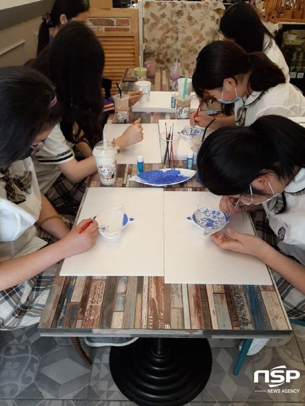 NSP통신-경상북도와 경상북도콘텐츠진흥원은 2021년도 경북투어마스터(체험관광콘텐츠)공모전 심사결과 최종 20개 체험관광상품을 선정했다고 10일 밝혔다. 경북미엘 도자기카페 (경상북도)