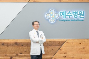 [NSP PHOTO]김철승 전주예수병원장, 올해를 빛낸 인물 대상 수상