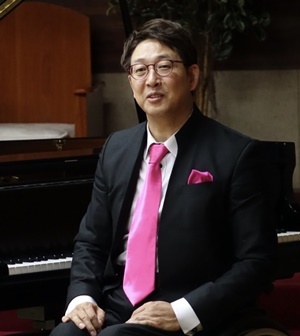 NSP통신-▲성악가 황영택 (권영찬닷컴 제공)