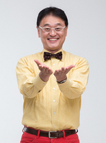 [NSP PHOTO]개그맨 권영찬 교수, 2명의 시각장애인 개안수술 후원