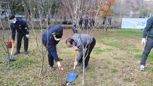 [NSP PHOTO]완주군, 무궁화테마식물원서 숲 가꾸기 행사