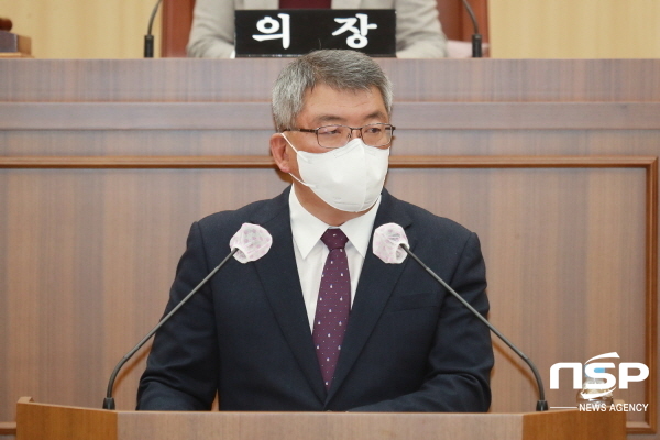 NSP통신-김학동 예천군수는 24일 제251회 예천군의회 제2차 정례회에서 2022년도 예산안 제출에 즈음한 시정연설을 통해 내년도 군정운영 방향을 밝혔다. (예천군)