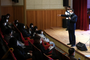 [NSP PHOTO]윤화섭 안산시장, 수능 끝난 GO3을 위한 힐링타임 행사 참석