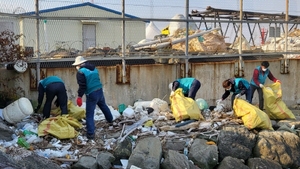 [NSP PHOTO]여수시·여수산단공발협, 해양쓰레기 수거 활동 전개